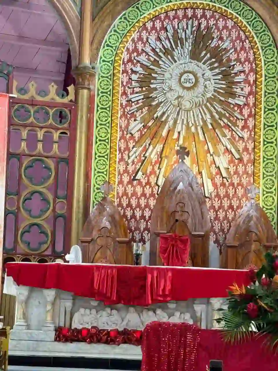 Saint Lucia: Ernest Hilaire attends celebration of 125th anniversary of Blessing of Cathedral